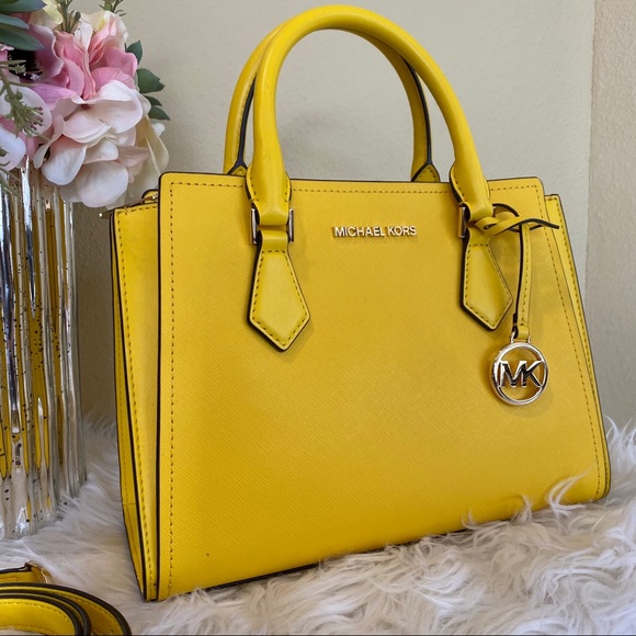 Firm ✨Michael Kors hope medium messenger bag - Picture 5 of 14